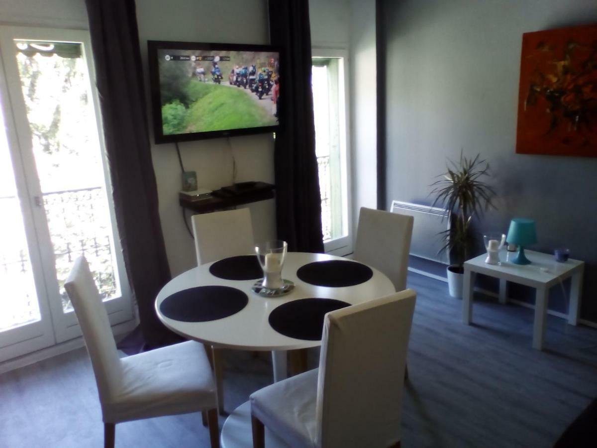 Appartement Residence Les Acacias Ax-les-Thermes Bagian luar foto